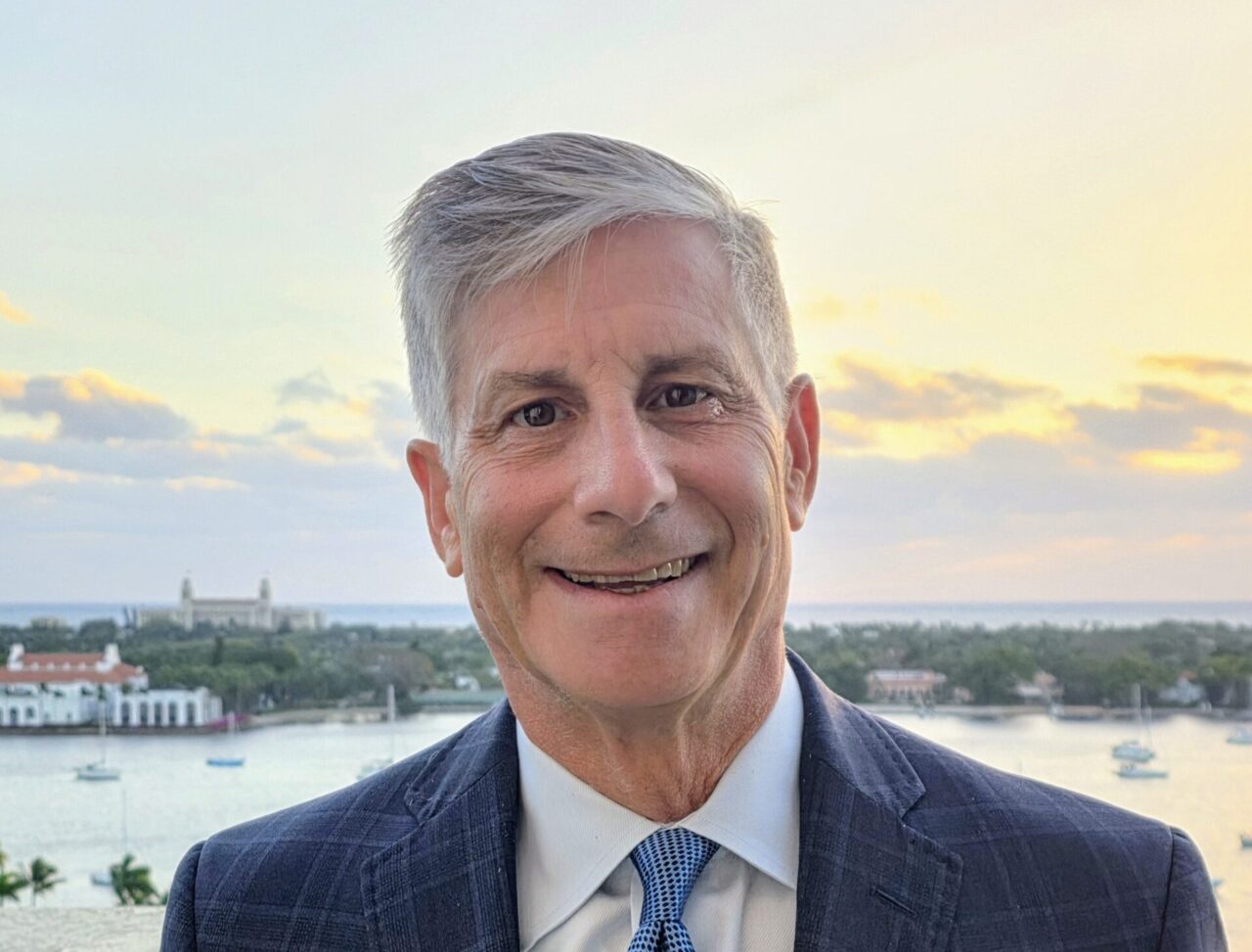 larry garrett headshot